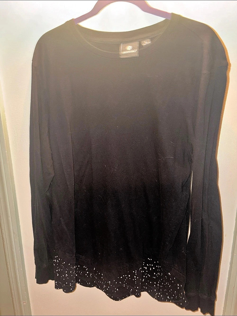 Akademiks Black Cotton Long Sleeve Top. Size L